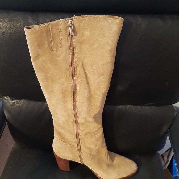 Vince Camuto Pearlanie Over Knee Boot Suede Beige Sz12 New With Defect - Picture 1 of 7